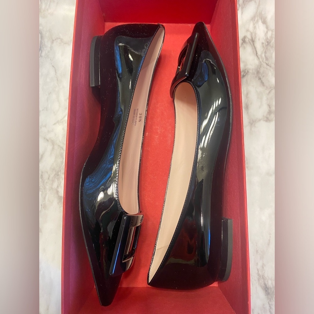 Brand new Roger Vivier black patent flats size 8.5 - Picture 6 of 10
